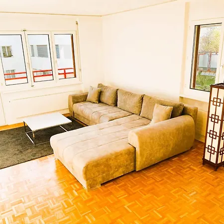 Large Flat With Balcony In Zurich, Kars Mini-hôtel *