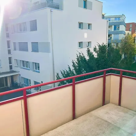 Large Flat With Balcony In Zurich, Kars Inn