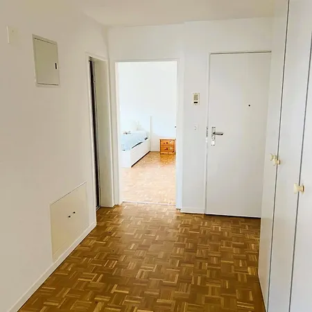 Large Flat With Balcony In Zurich, Kars Inn *