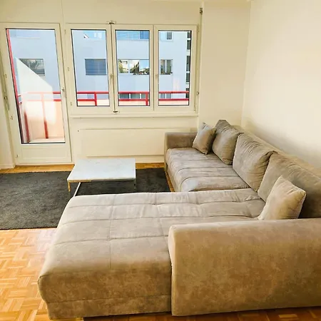Large Flat With Balcony In Zurich, Kars Kro *